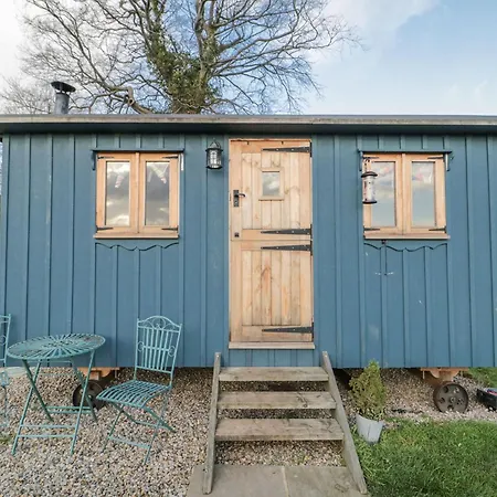Honeysuckle Hut, Potto Grange Farm Holiday home
