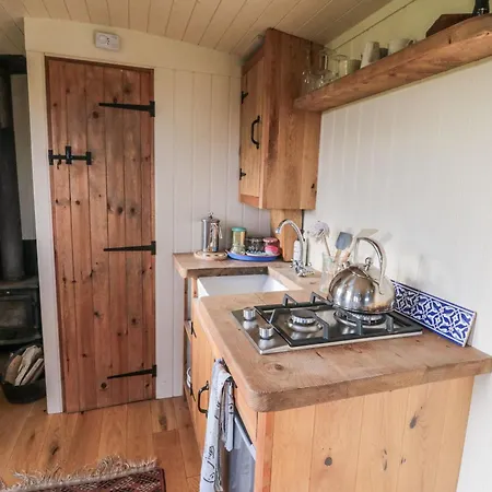 Honeysuckle Hut, Potto Grange Farm *