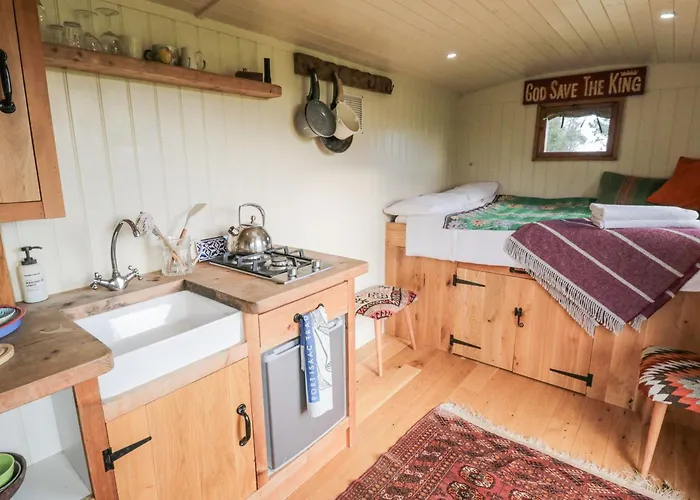 Honeysuckle Hut, Potto Grange Farm Holiday home *